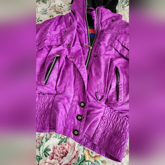 Black Bear Ski jacket and head cap - Picture 3 of 9